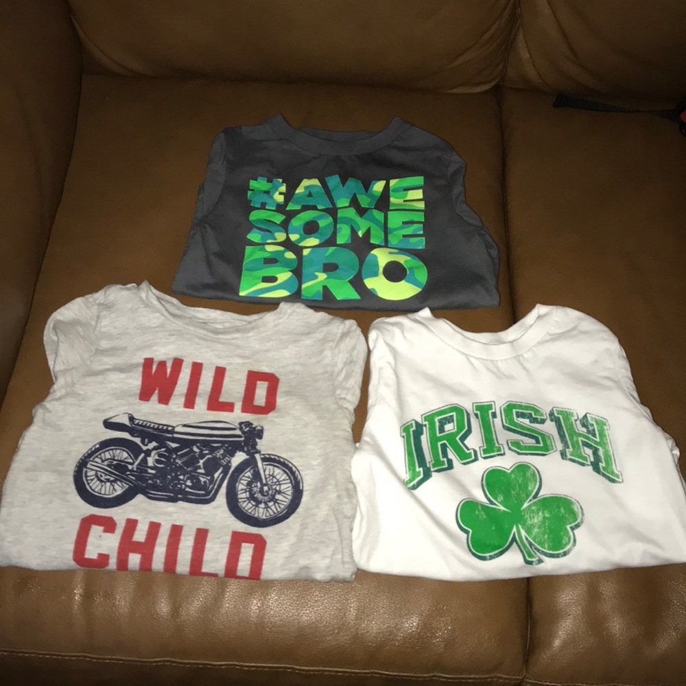 Bundle of 3 graphic long sleeve shirts